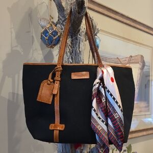 Dooney & Bourke Extra Large Tote EUC Including Unbranded Purse Scarf